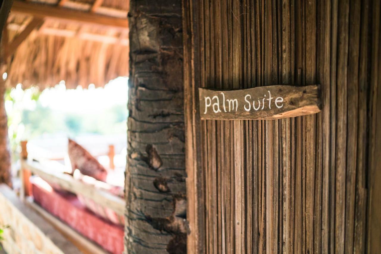 Utopia Rote Lodge Nemberala Buitenkant foto