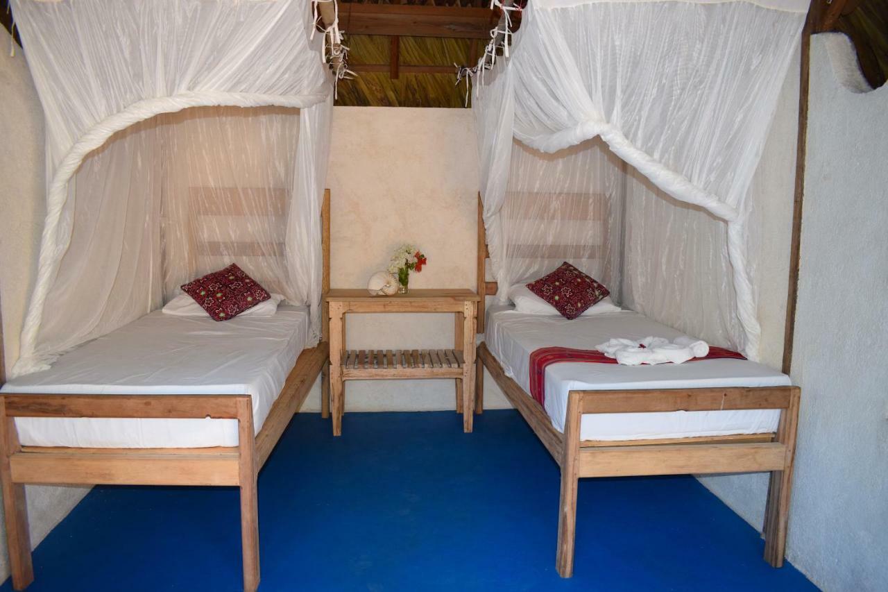 Utopia Rote Lodge Nemberala Buitenkant foto